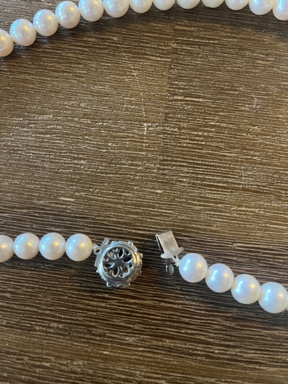 Classic White Pearl Necklace and Bracelet Set - Picture 4 of 4